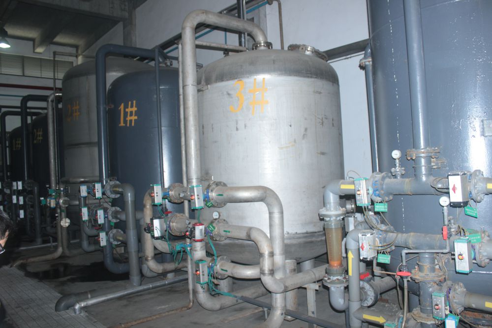廣(guang)州某(mou)某100噸輭化(hua)水(shui)工程
